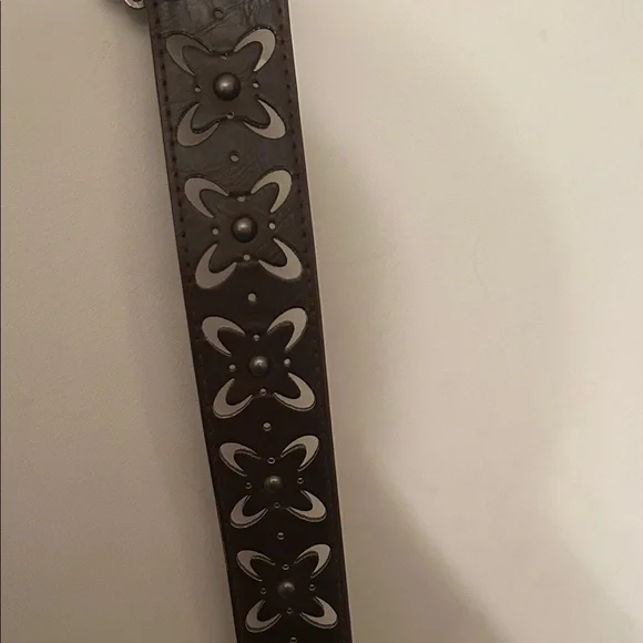 Brown Leather Western Belt with Rhinestone Floral Buckle – Boho Cowgirl Style - Picture 9 of 12